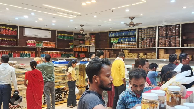 Kanhaiya Confectioner Jhumri Telaiya Koderma (3)
