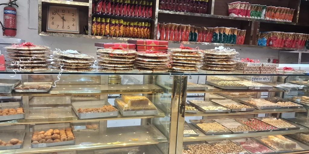 Kanhaiya Confectioner Jhumri Telaiya Koderma (4)
