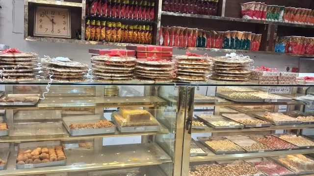 Kanhaiya Confectioner Jhumri Telaiya Koderma (4)