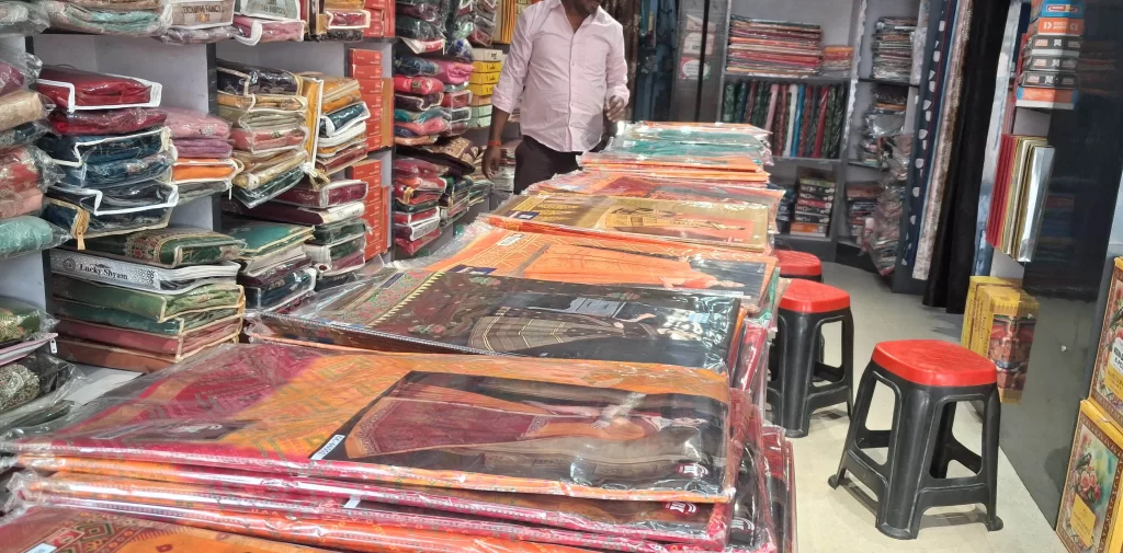 Raj Vastralaya Koderma (3)