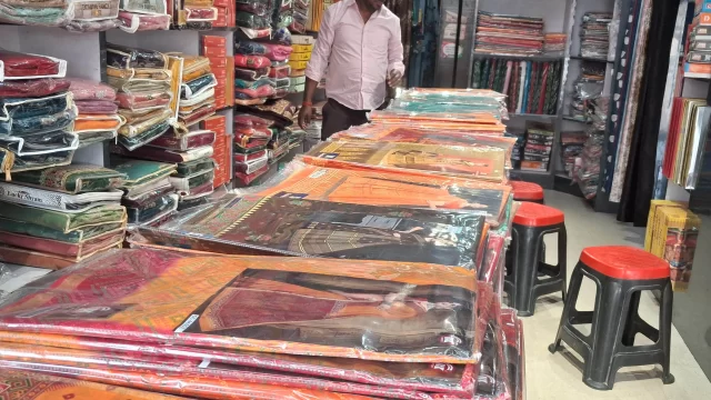 Raj Vastralaya Koderma (3)