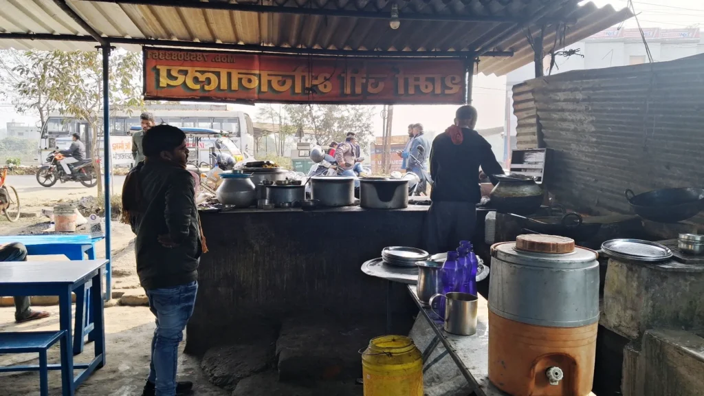 Sharma Ji Bhojnalaya – Koderma Bazar (1)