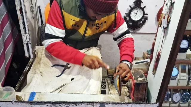 Virat Watch – Watch Repair Shop in Jhumri Telaiya (6)