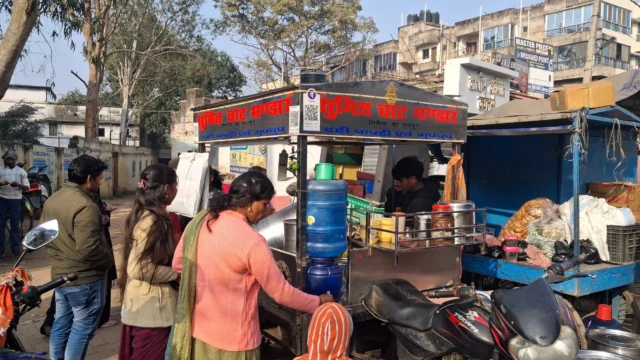 Sumit Chat Bhandar (3)